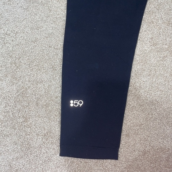 Split 59 Mid-Calf Leggings - Picture 3 of 4